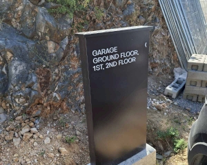 Mövenpick Novi Vinodolski – hotelska signalizacija i svjetleći totemi