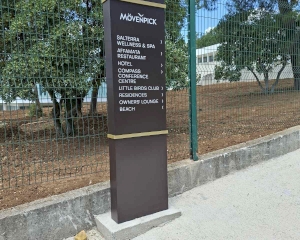 Mövenpick Novi Vinodolski – hotelska signalizacija i svjetleći totemi